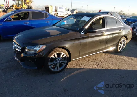 2017 Mercedes-Benz C 300 из США, поврежденный, VIN 55SWF4JB9HU189534